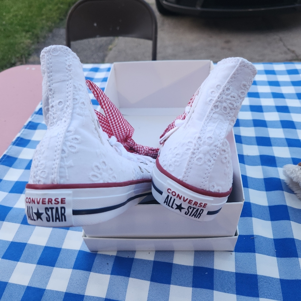 Converse All Star Chuck Taylor White and Red High-Top Sneakers - Picture 4 of 8